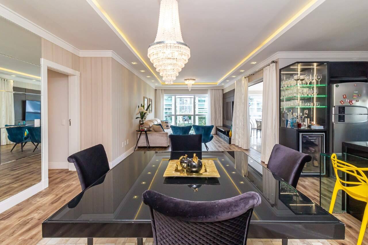 Foto do imóvel Apartamento mobiliado no Privilege Meia Praia em Itapema com 3 suítes e lazer completo