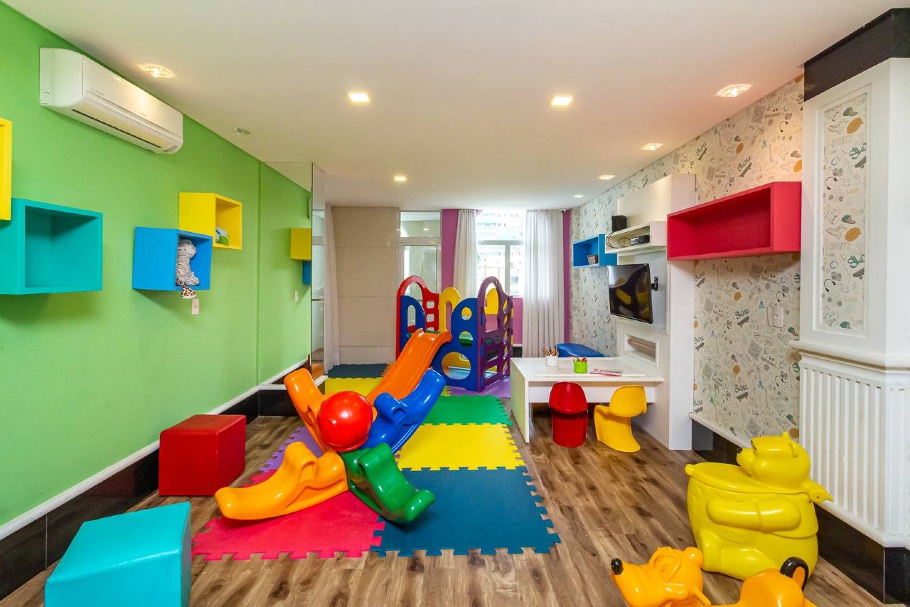 Foto do imóvel Apartamento mobiliado no Privilege Meia Praia em Itapema com 3 suítes e lazer completo