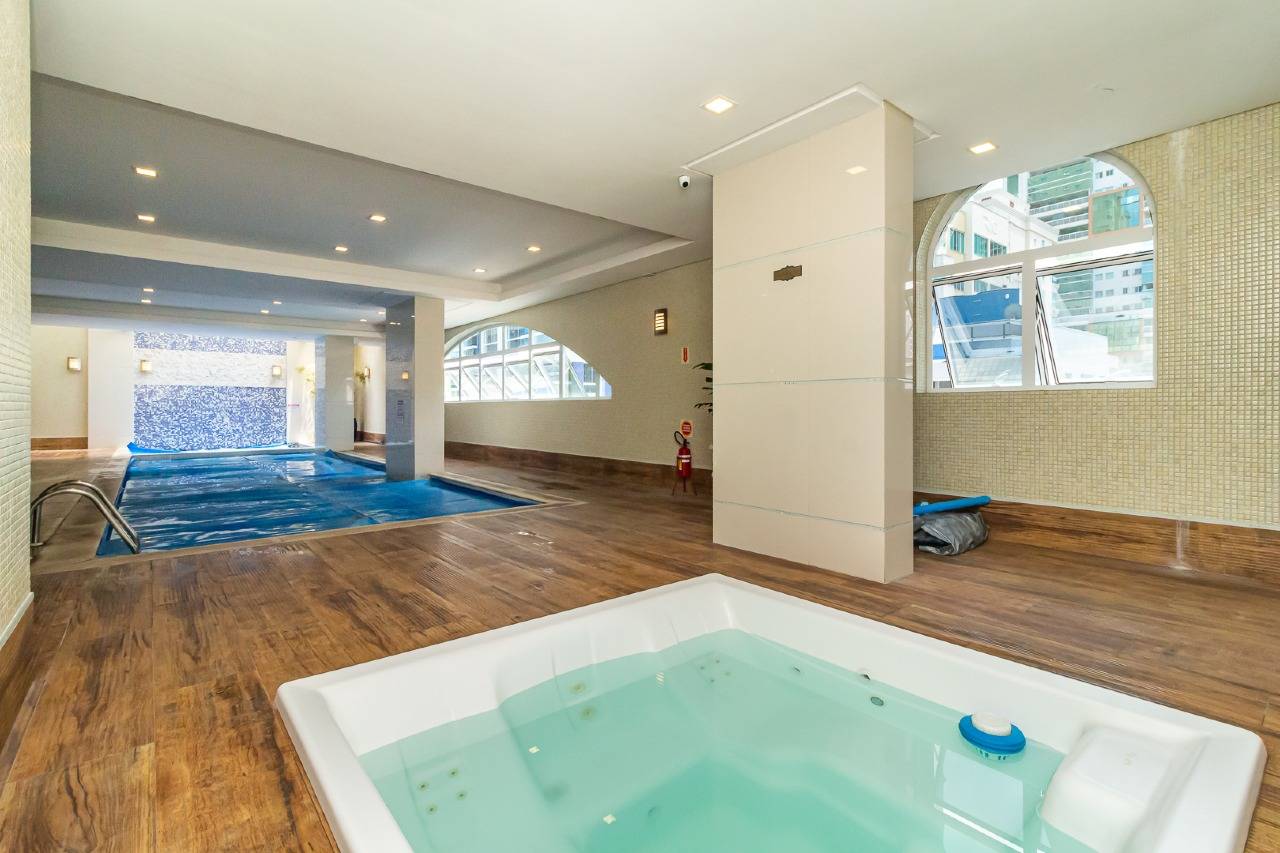 Foto do imóvel Apartamento mobiliado no Privilege Meia Praia em Itapema com 3 suítes e lazer completo