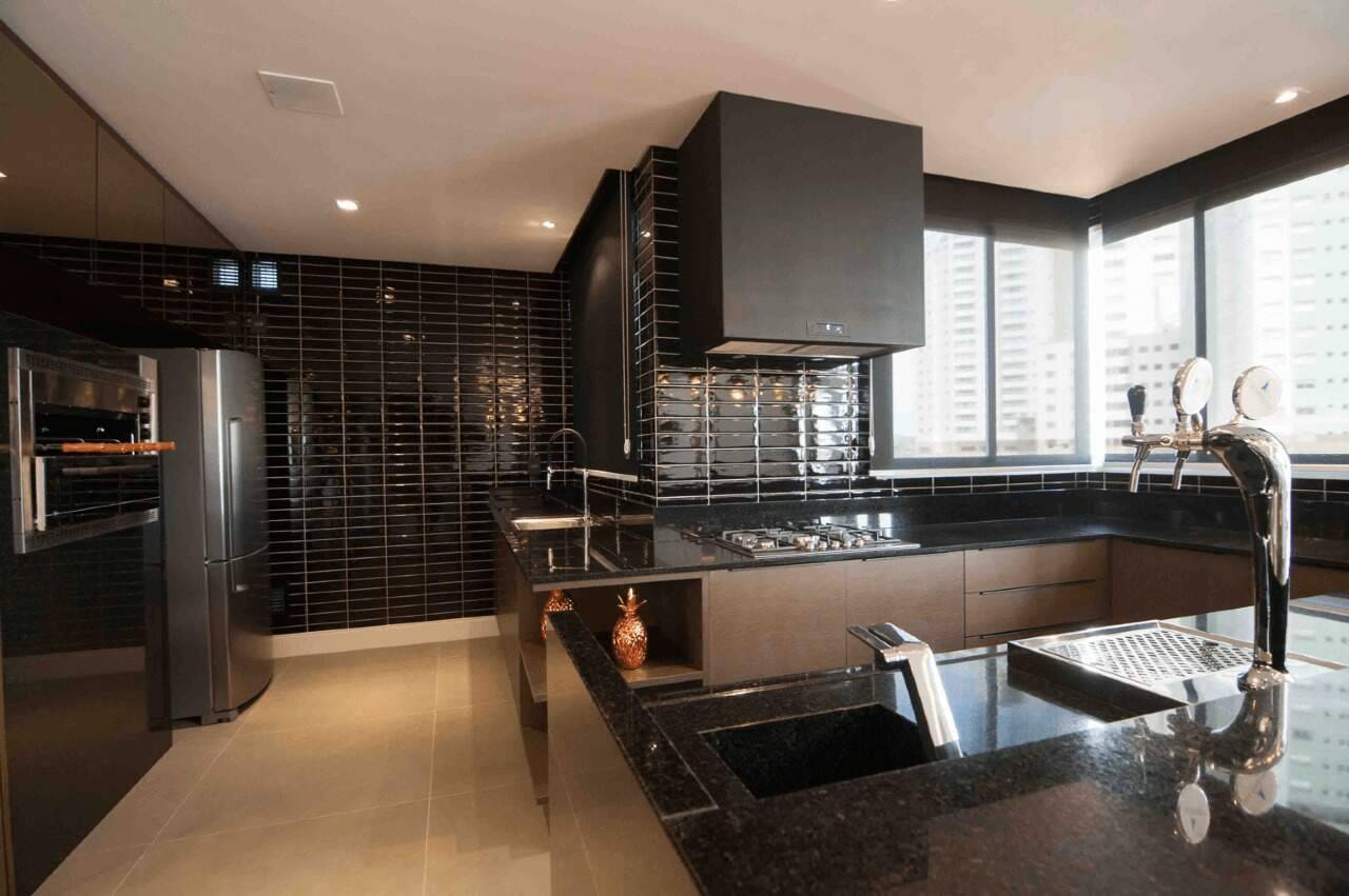 Foto do imóvel Apartamento de 03 suítes á venda no Edifício Via Marina na Barra Sul em Balneário Camboriú