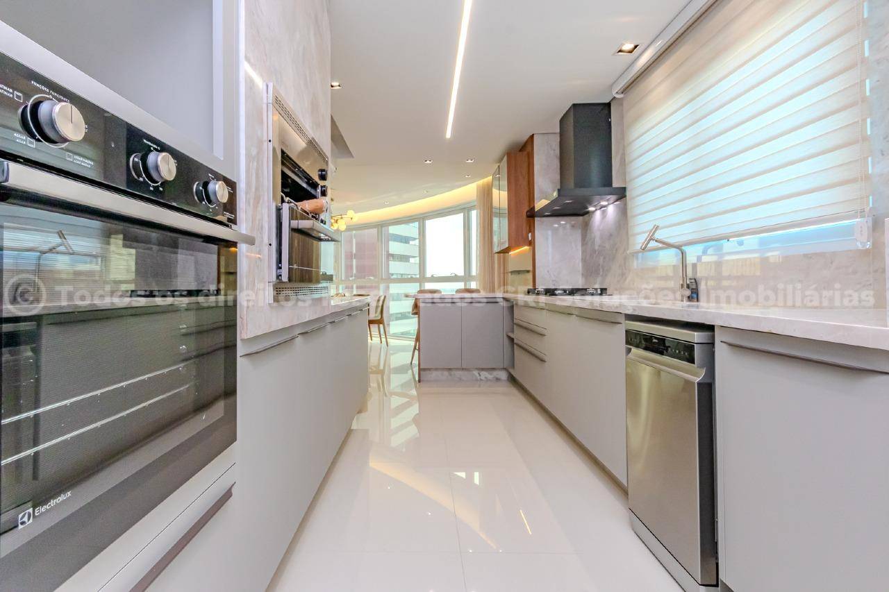 Foto do imóvel Apartamento Mobiliado com 4 Quartos e 3 Suítes à Venda no Edifício Olympo Tower em Balneário Camboriú