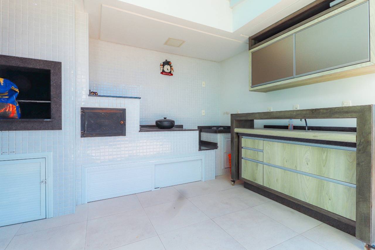 Foto do imóvel Cobertura mobiliada com 4 suítes e piscina privativa no Centro de Balneário Camboriú