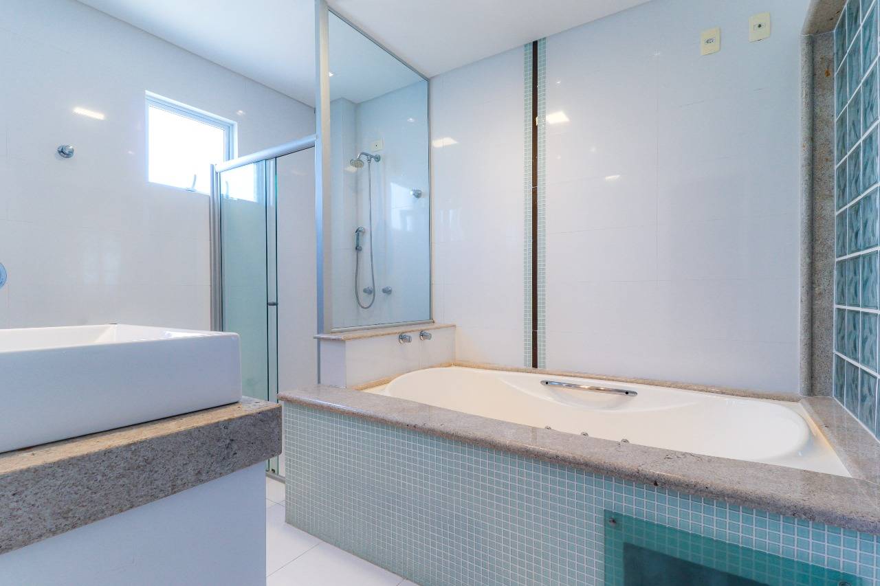 Foto do imóvel Cobertura mobiliada com 4 suítes e piscina privativa no Centro de Balneário Camboriú