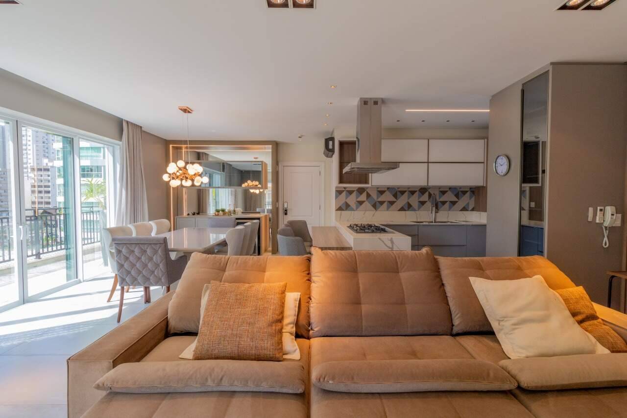 Foto do imóvel Apartamento à Venda no Serendipity Village em Balneário Camboriú – 4 Dormitórios Mobiliado Frente Mar