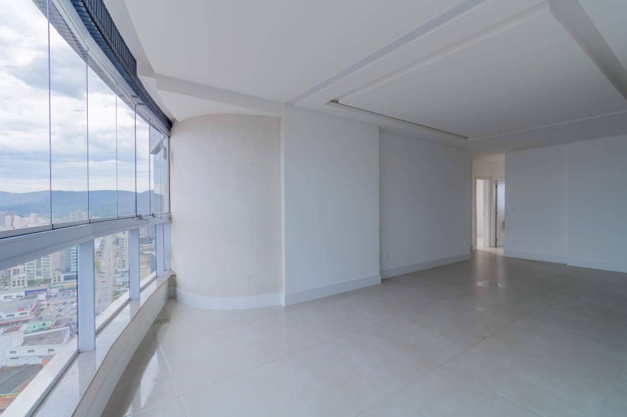 Foto do imóvel Apartamento de 128,50 m² com 3 suítes e varanda gourmet em Meia Praia, Itapema