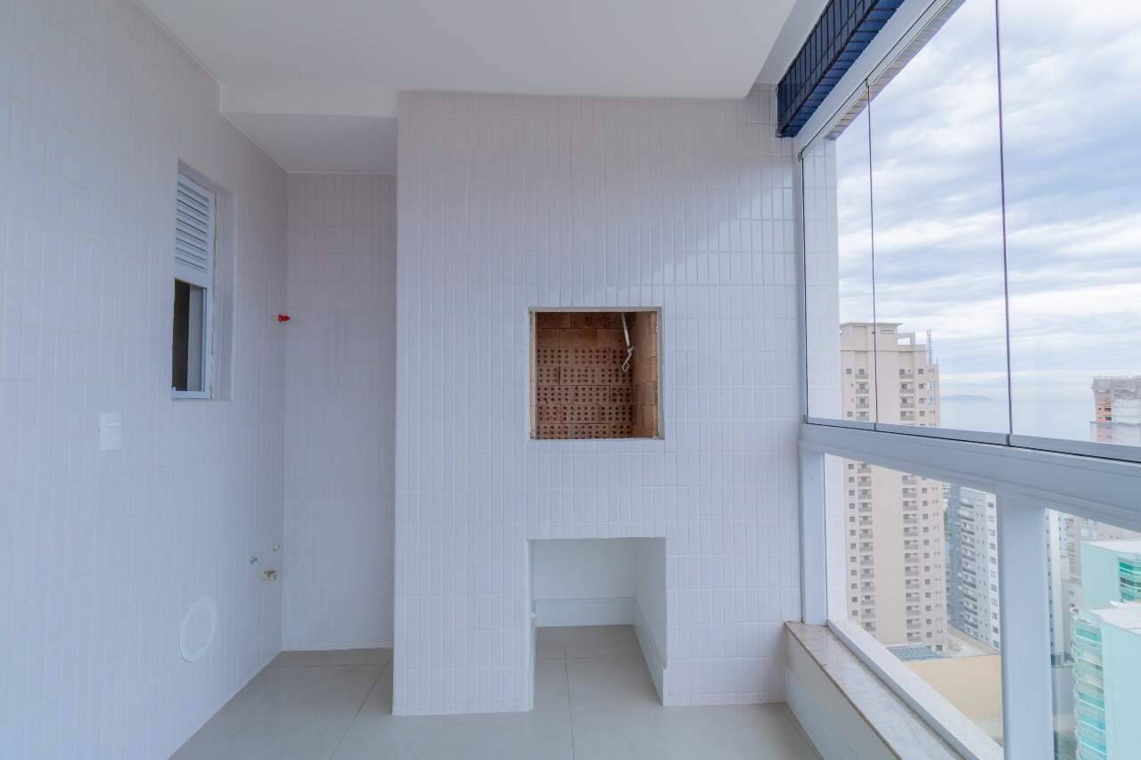 Foto do imóvel Apartamento de 128,50 m² com 3 suítes e varanda gourmet em Meia Praia, Itapema