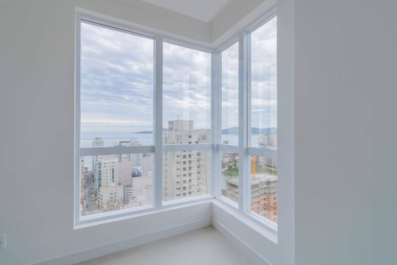Foto do imóvel Apartamento de 128,50 m² com 3 suítes e varanda gourmet em Meia Praia, Itapema