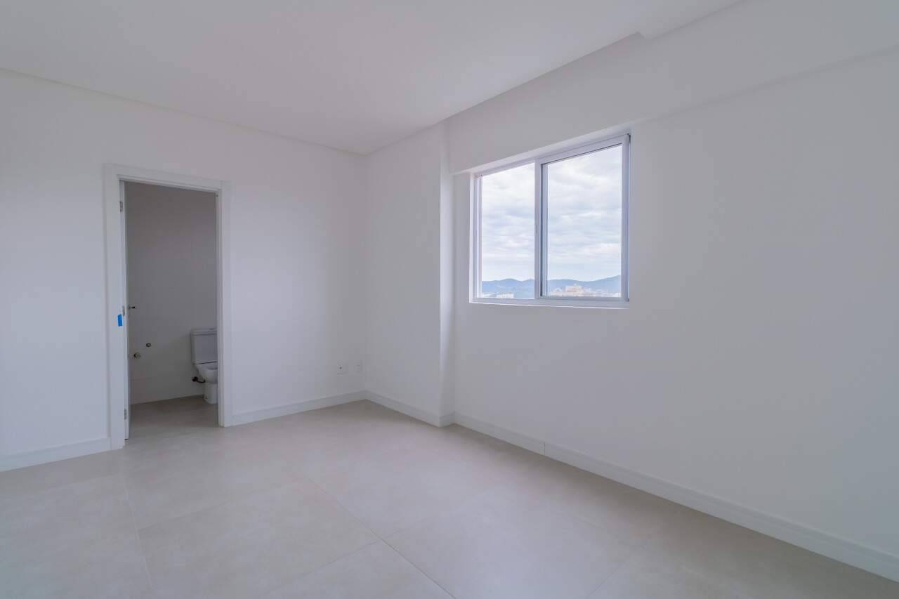 Foto do imóvel Apartamento de 128,50 m² com 3 suítes e varanda gourmet em Meia Praia, Itapema