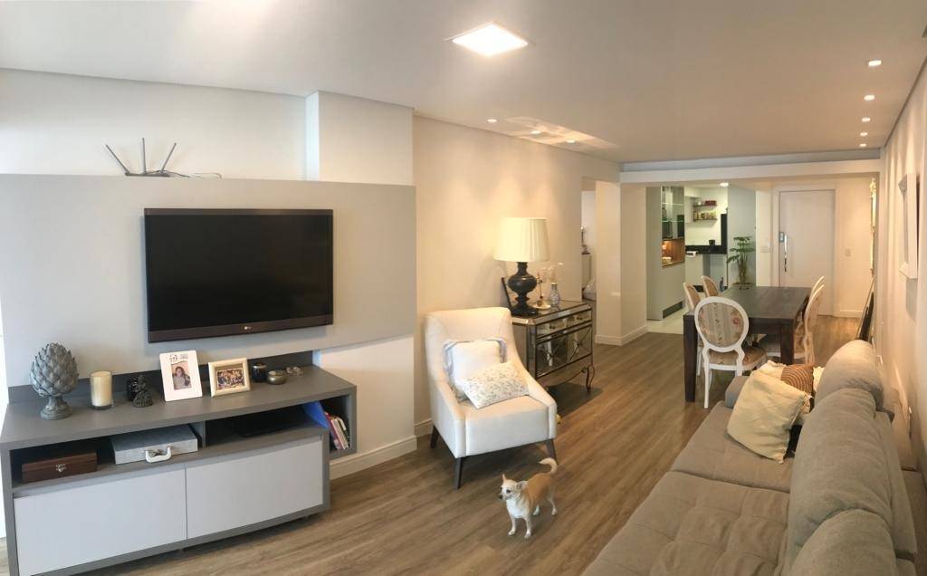 Apartamento mobiliado com 3 quartos no Edifício Bluemarine no Centro em Balneário Camboriú