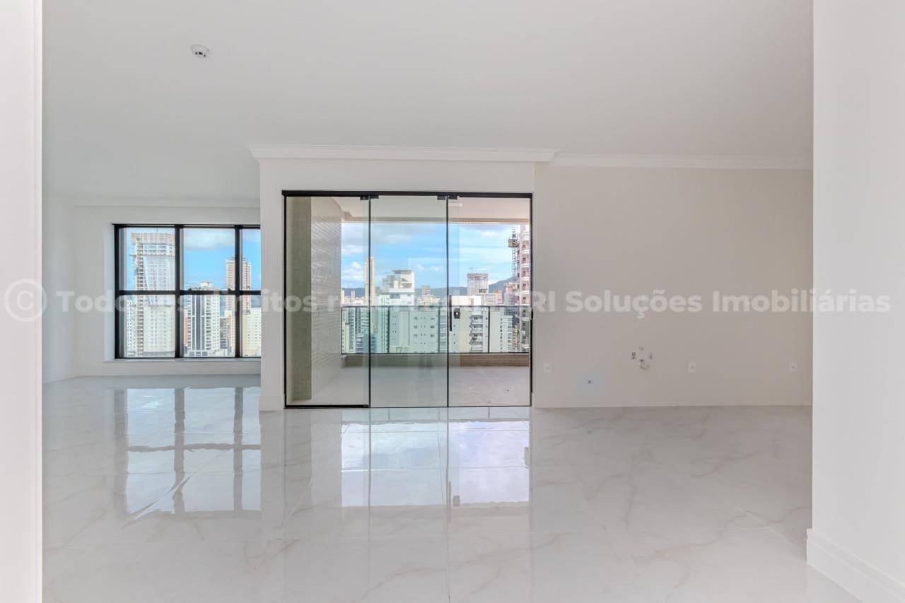 Foto do imóvel Apartamento com 03 suítes no Residencial Greta Palace em Meia Praia de Itapema