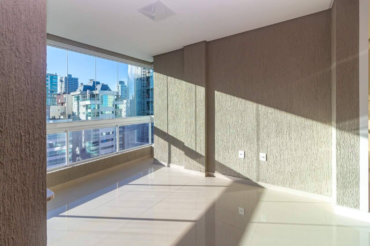 Foto do imóvel Apartamento 3 Suítes no Residencial Valência Meia Praia Itapema