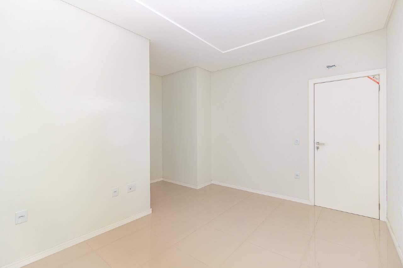 Foto do imóvel Apartamento 3 Suítes no Residencial Valência Meia Praia Itapema