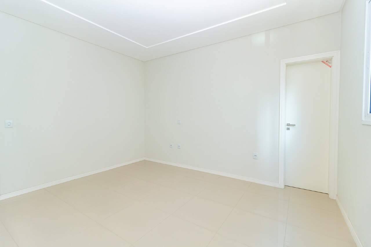 Foto do imóvel Apartamento 3 Suítes no Residencial Valência Meia Praia Itapema