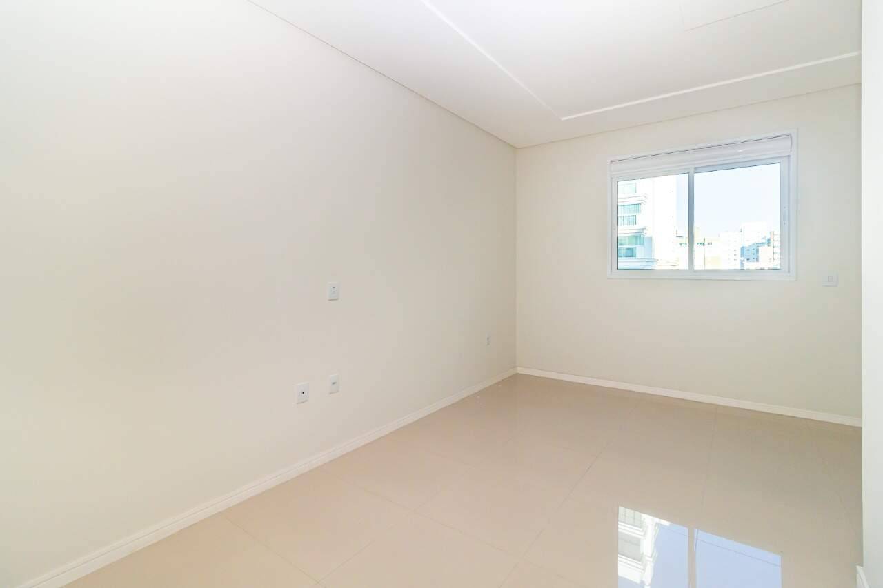 Foto do imóvel Apartamento 3 Suítes no Residencial Valência Meia Praia Itapema