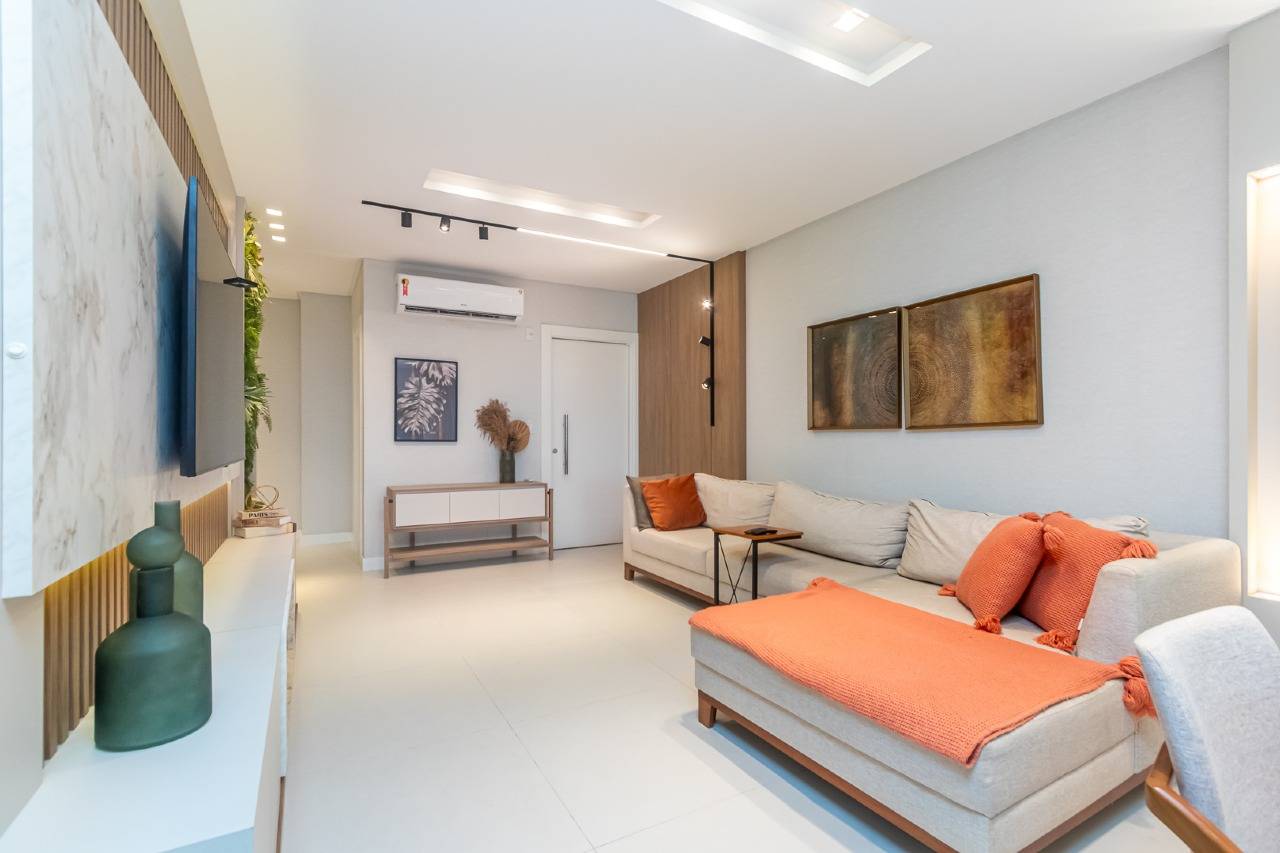Foto do imóvel Apartamento Mobiliado com 3 Suítes no Edifício Isis Dellagnelo em Meia Praia