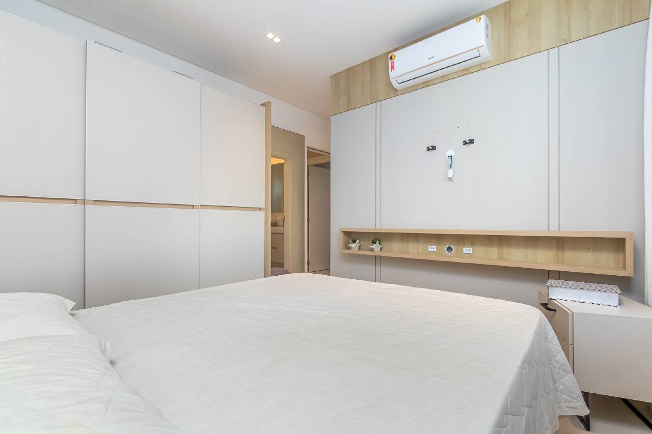 Foto do imóvel Apartamento Mobiliado com 3 Suítes no Edifício Isis Dellagnelo em Meia Praia