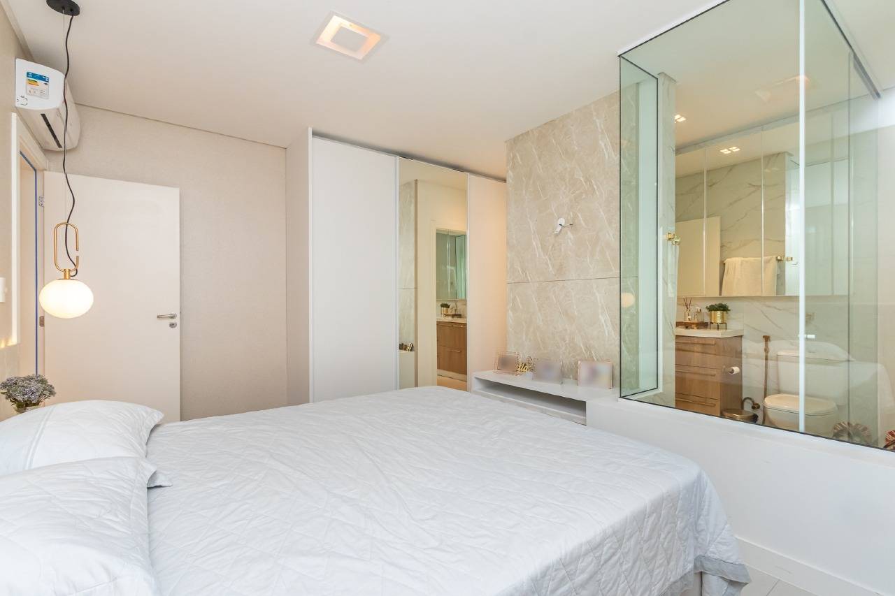 Foto do imóvel Apartamento Mobiliado com 3 Suítes no Edifício Isis Dellagnelo em Meia Praia