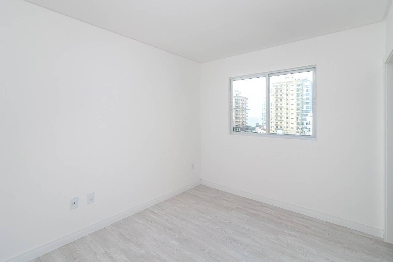 Foto do imóvel Apartamento com 4 Suítes no Edifício Orion Residence em Meia Praia