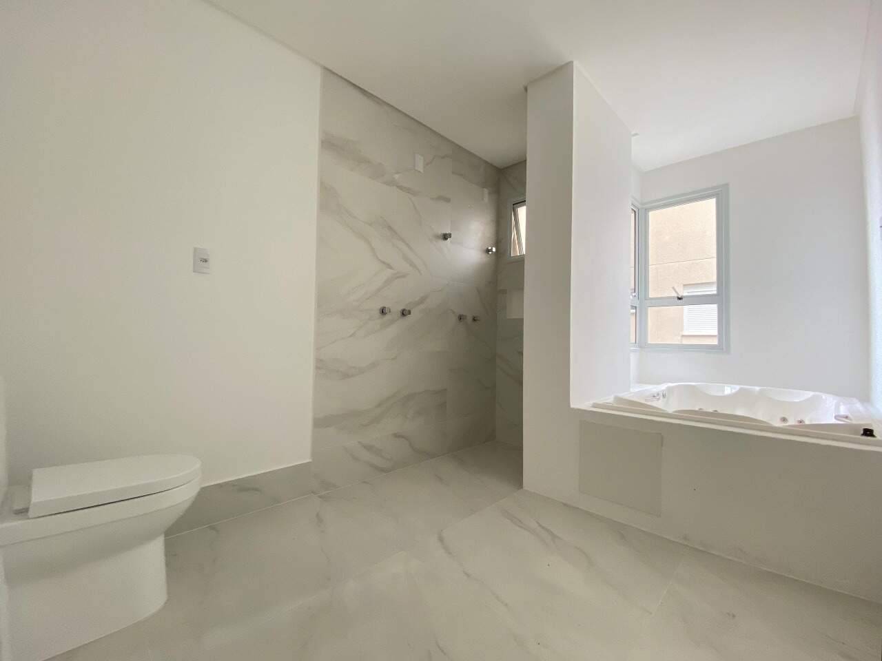 Foto do imóvel Apartamento Frente Mar com 4 Suítes no La Vie Residence | Meia Praia, Itapema