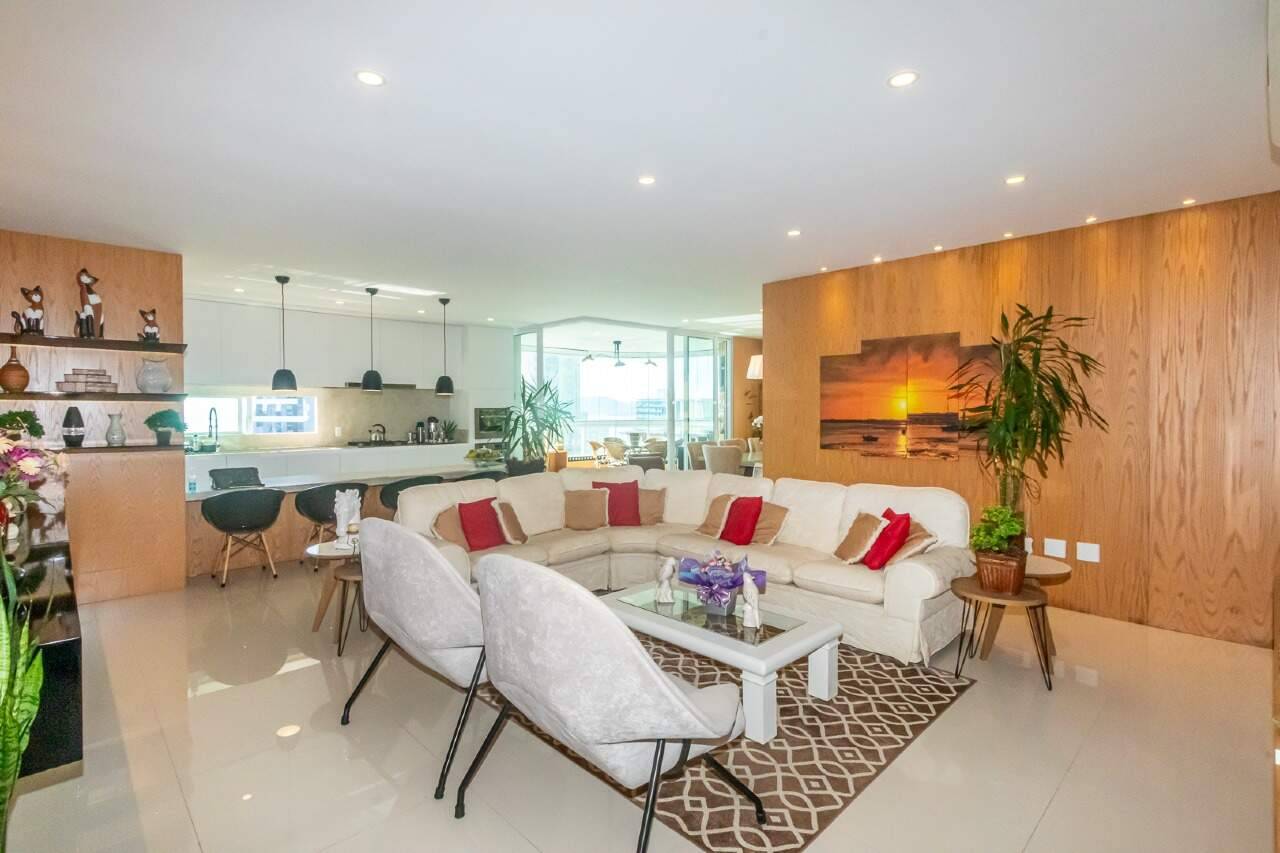 Foto do imóvel Província de Vicenza | Apartamento mobiliado 04 suítes, 193 m² | Imóvel à venda na Meia Praia, Itapema/SC 