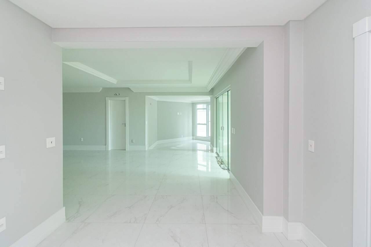 Foto do imóvel Apartamento Piazza De Fiori na Meia Praia em Itapema 