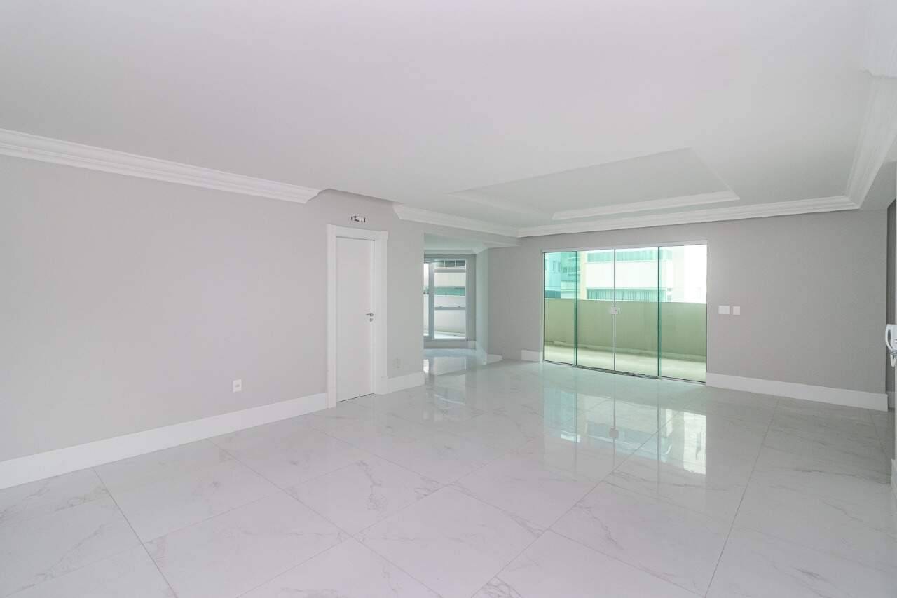 Foto do imóvel Apartamento Piazza De Fiori na Meia Praia em Itapema 