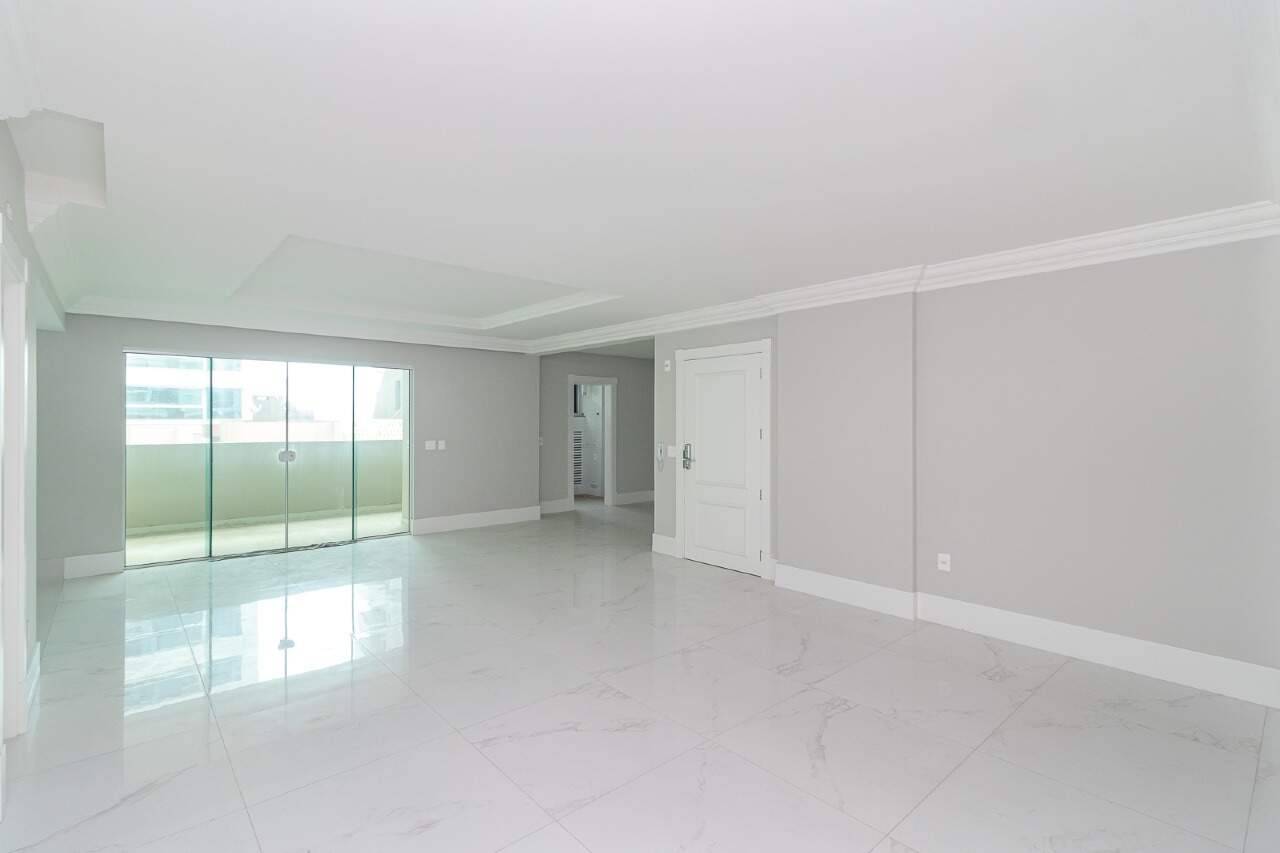 Foto do imóvel Apartamento Piazza De Fiori na Meia Praia em Itapema 