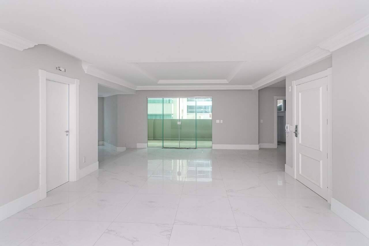 Foto do imóvel Apartamento Piazza De Fiori na Meia Praia em Itapema 