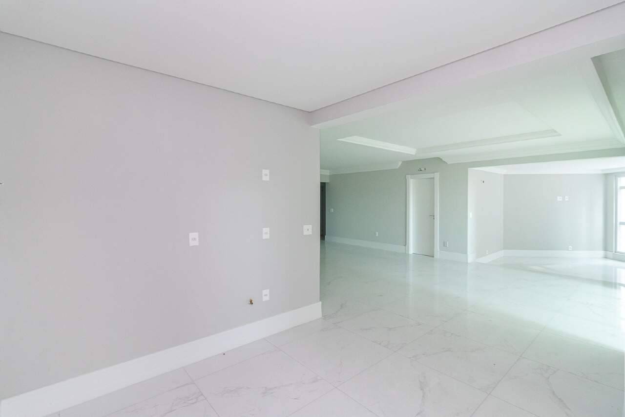 Foto do imóvel Apartamento Piazza De Fiori na Meia Praia em Itapema 