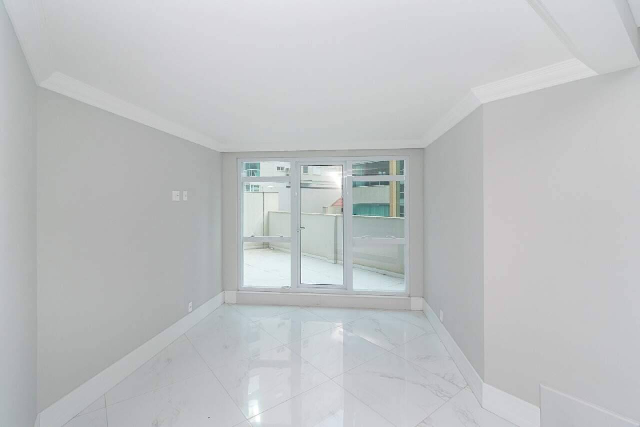Foto do imóvel Apartamento Piazza De Fiori na Meia Praia em Itapema 