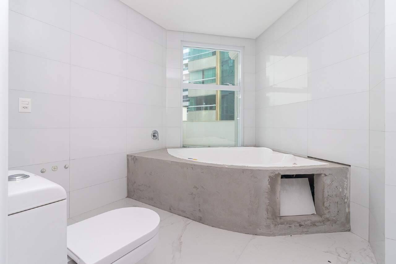 Foto do imóvel Apartamento Piazza De Fiori na Meia Praia em Itapema 