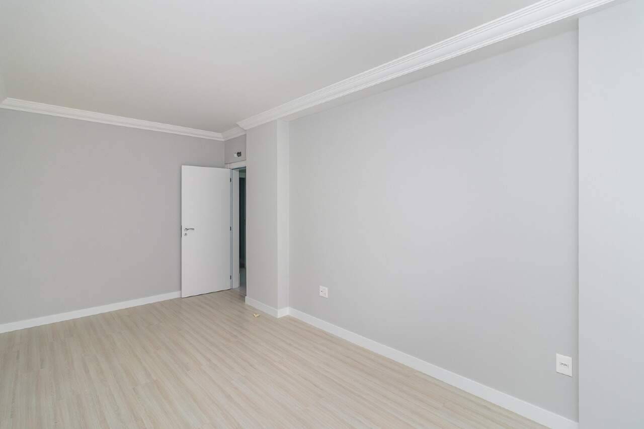 Foto do imóvel Apartamento Piazza De Fiori na Meia Praia em Itapema 