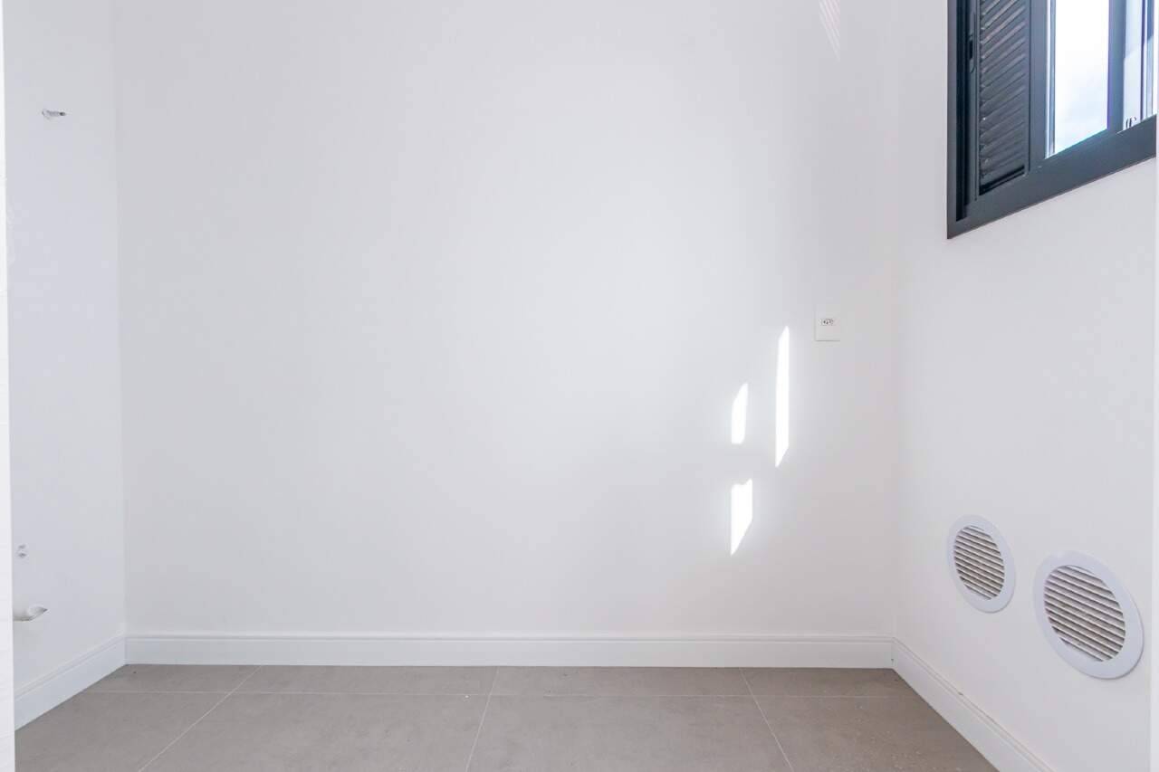 Foto do imóvel Apartamento à venda no Edifício Dom Benedito em Meia Praia – 3 suítes e 2 vagas