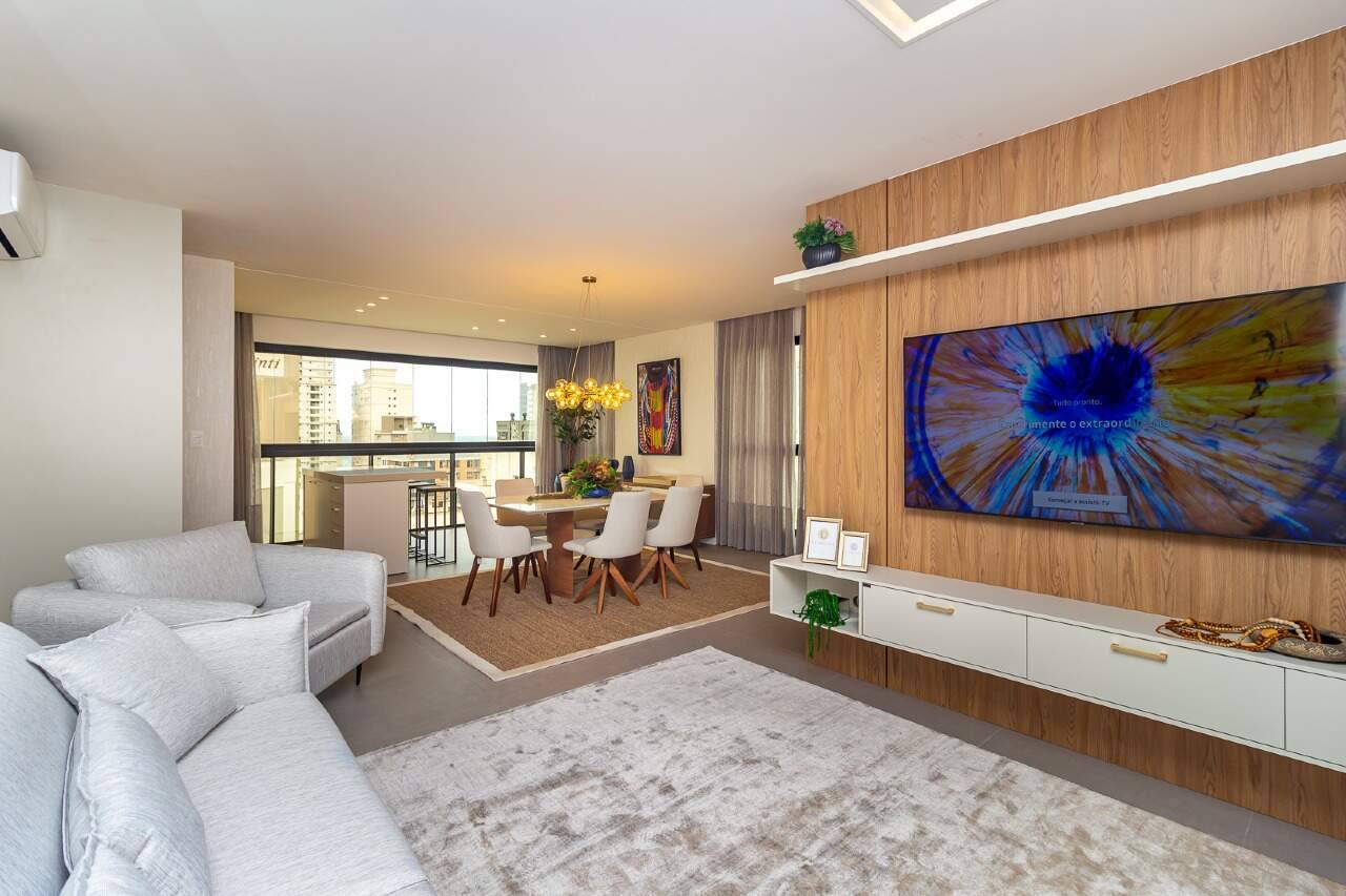 Apartamento mobiliado com 3 suítes no Residencial Dom Benedito na Meia Praia, Itapema