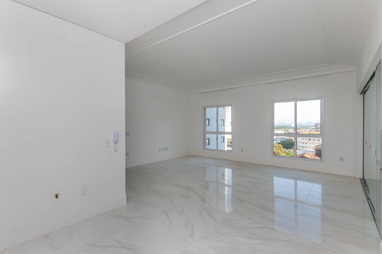 Foto do imóvel Apartamento 4 suítes no Edifício La Belle – 196m² a 60m do mar em Meia Praia, Itapema