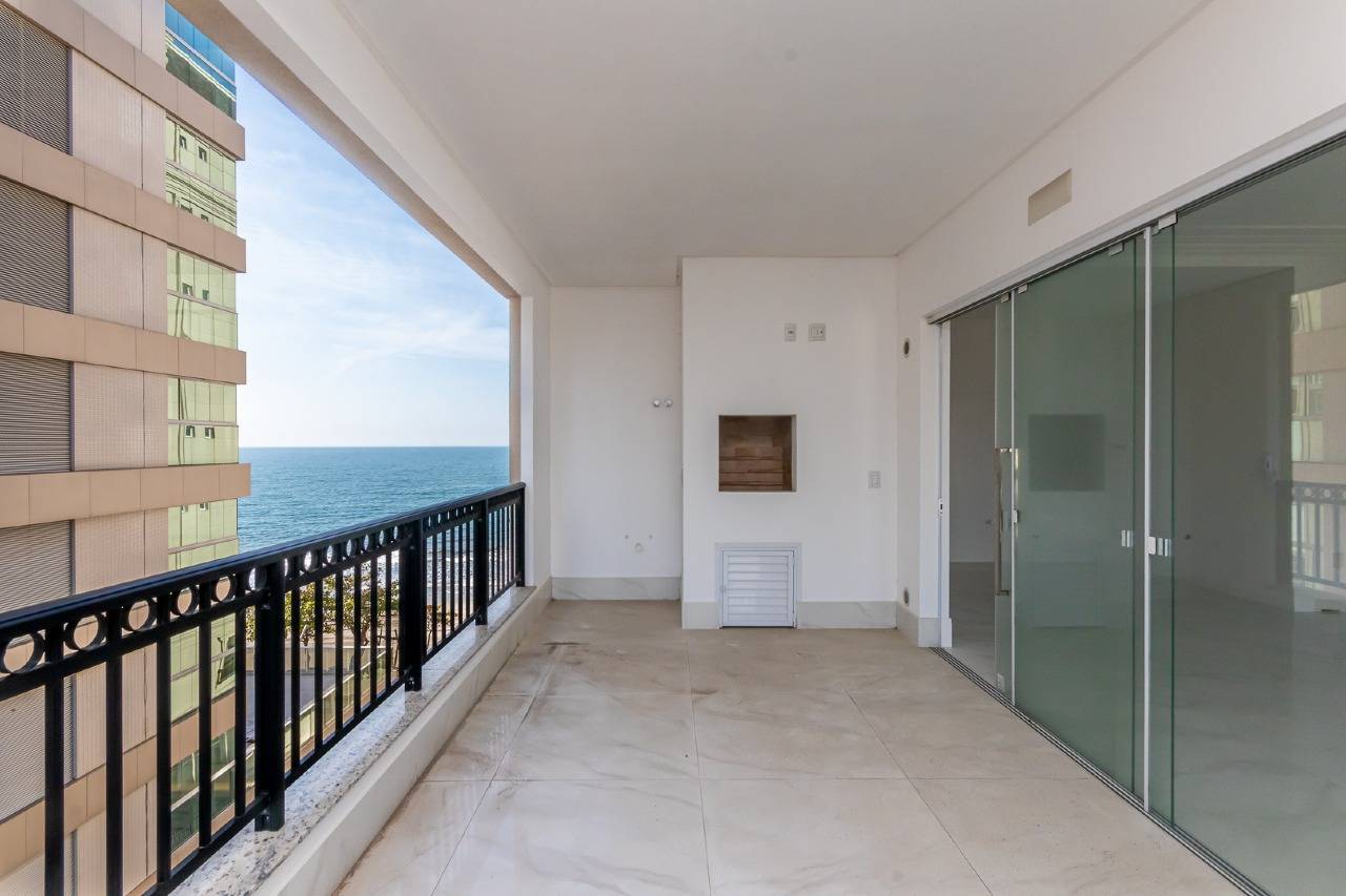 Foto do imóvel Apartamento 4 suítes no Edifício La Belle – 196m² a 60m do mar em Meia Praia, Itapema