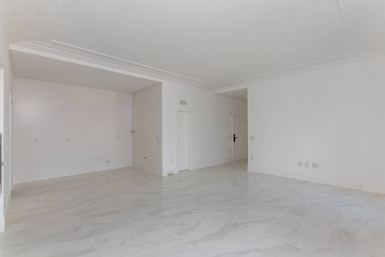 Foto do imóvel Apartamento 4 suítes no Edifício La Belle – 196m² a 60m do mar em Meia Praia, Itapema