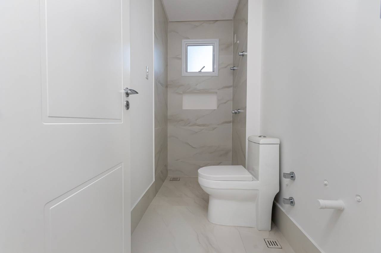 Foto do imóvel Apartamento 4 suítes no Edifício La Belle – 196m² a 60m do mar em Meia Praia, Itapema