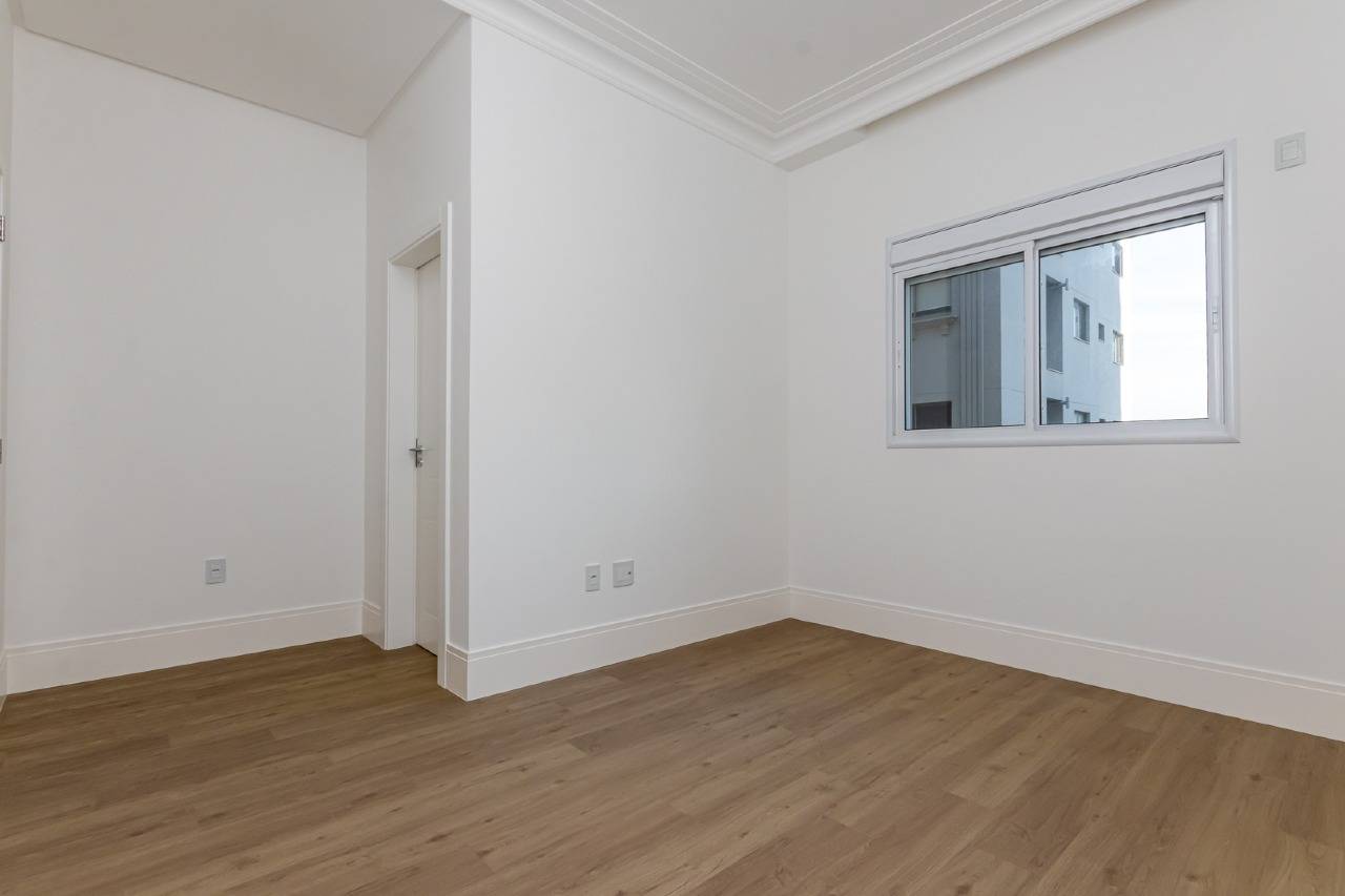 Foto do imóvel Apartamento 4 suítes no Edifício La Belle – 196m² a 60m do mar em Meia Praia, Itapema