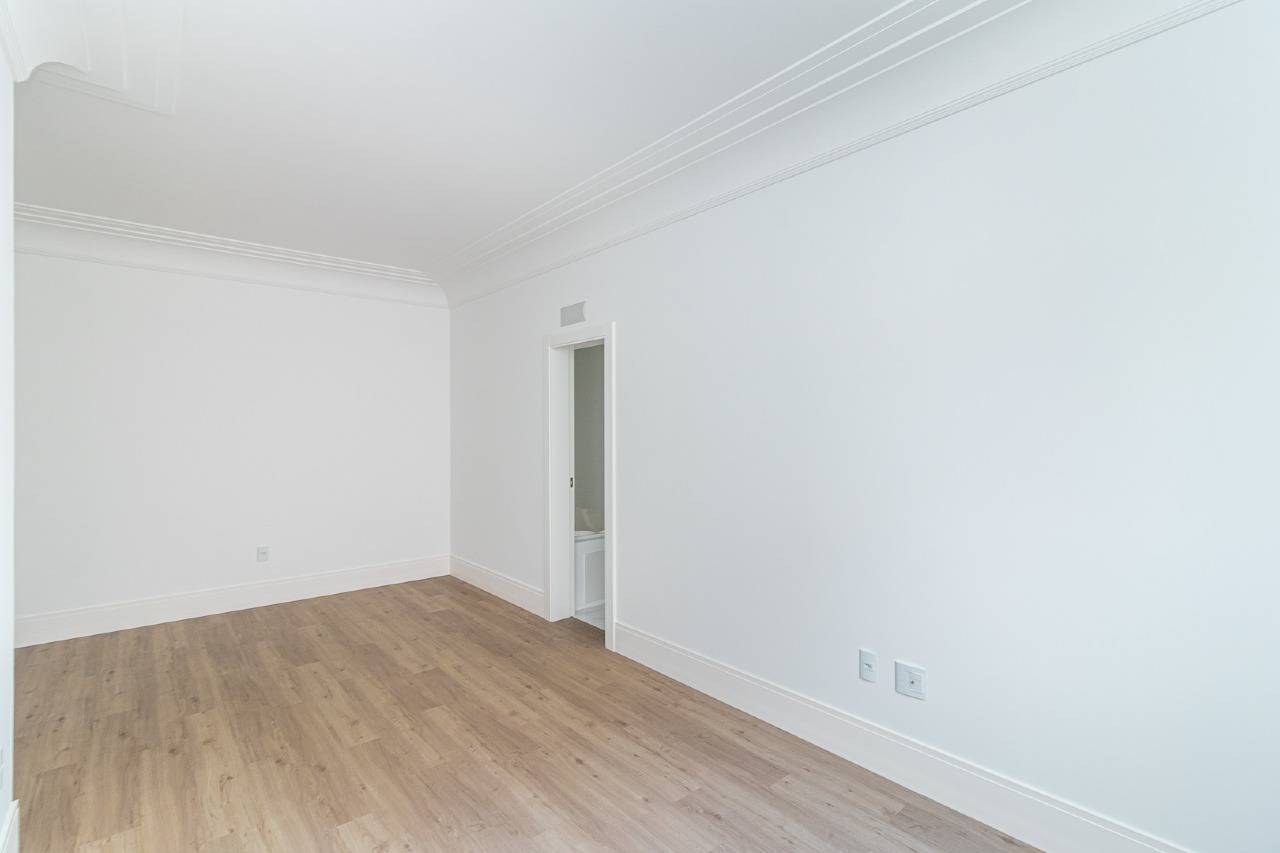 Foto do imóvel Apartamento de 4 suítes no Ed. Belvedere no Centro de Itapema