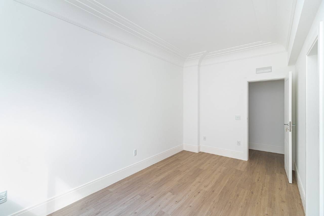 Foto do imóvel Apartamento de 4 suítes no Ed. Belvedere no Centro de Itapema