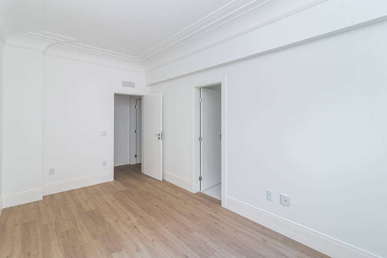 Foto do imóvel Apartamento de 4 suítes no Ed. Belvedere no Centro de Itapema