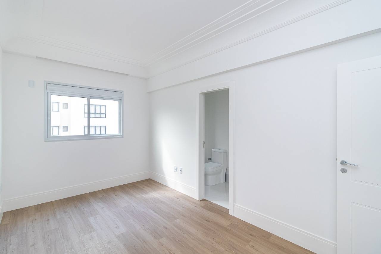 Foto do imóvel Apartamento de 4 suítes no Ed. Belvedere no Centro de Itapema