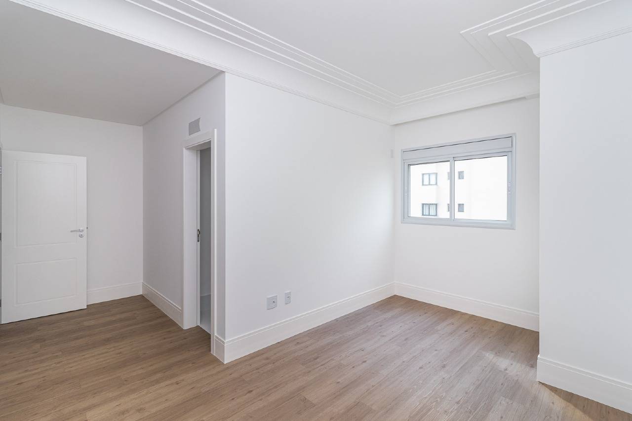 Foto do imóvel Apartamento de 4 suítes no Ed. Belvedere no Centro de Itapema