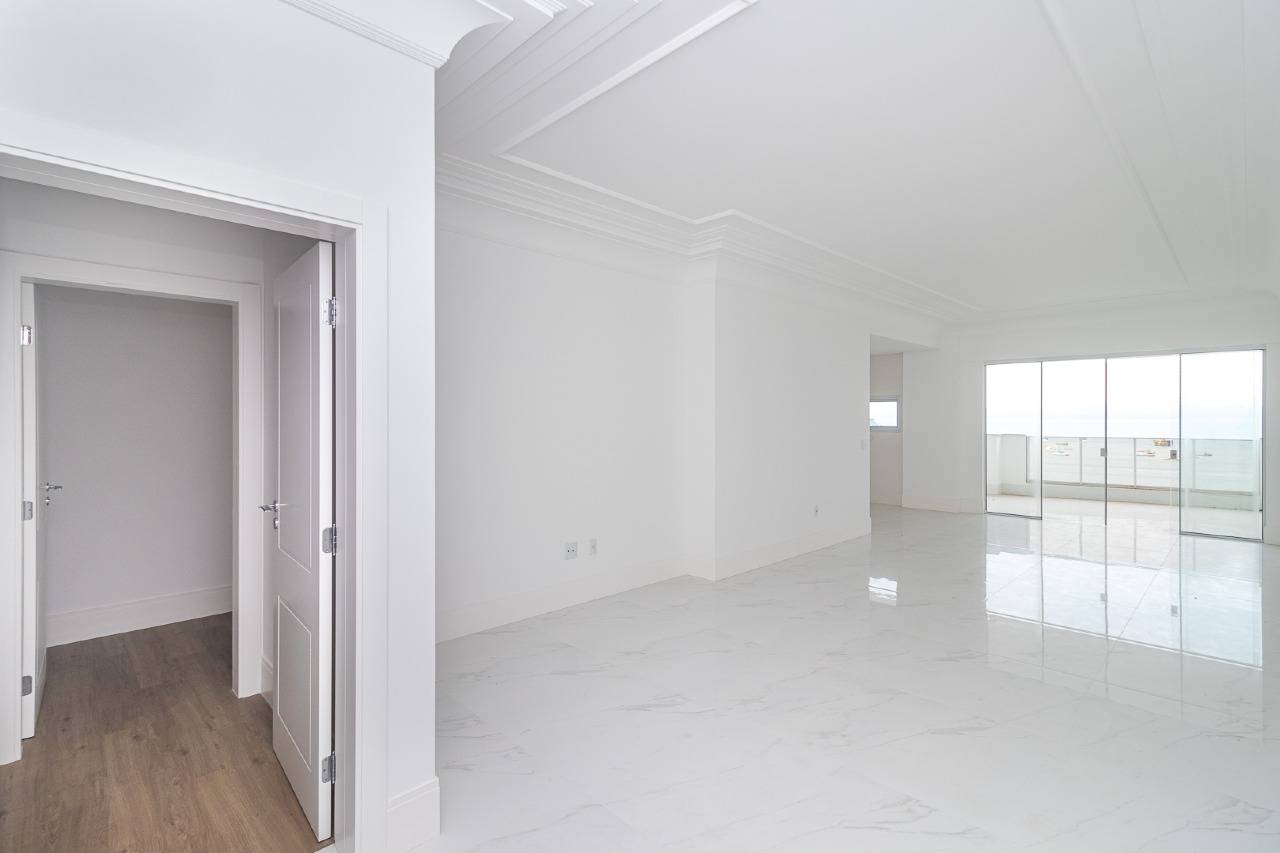 Foto do imóvel Apartamento de 4 suítes no Ed. Belvedere no Centro de Itapema