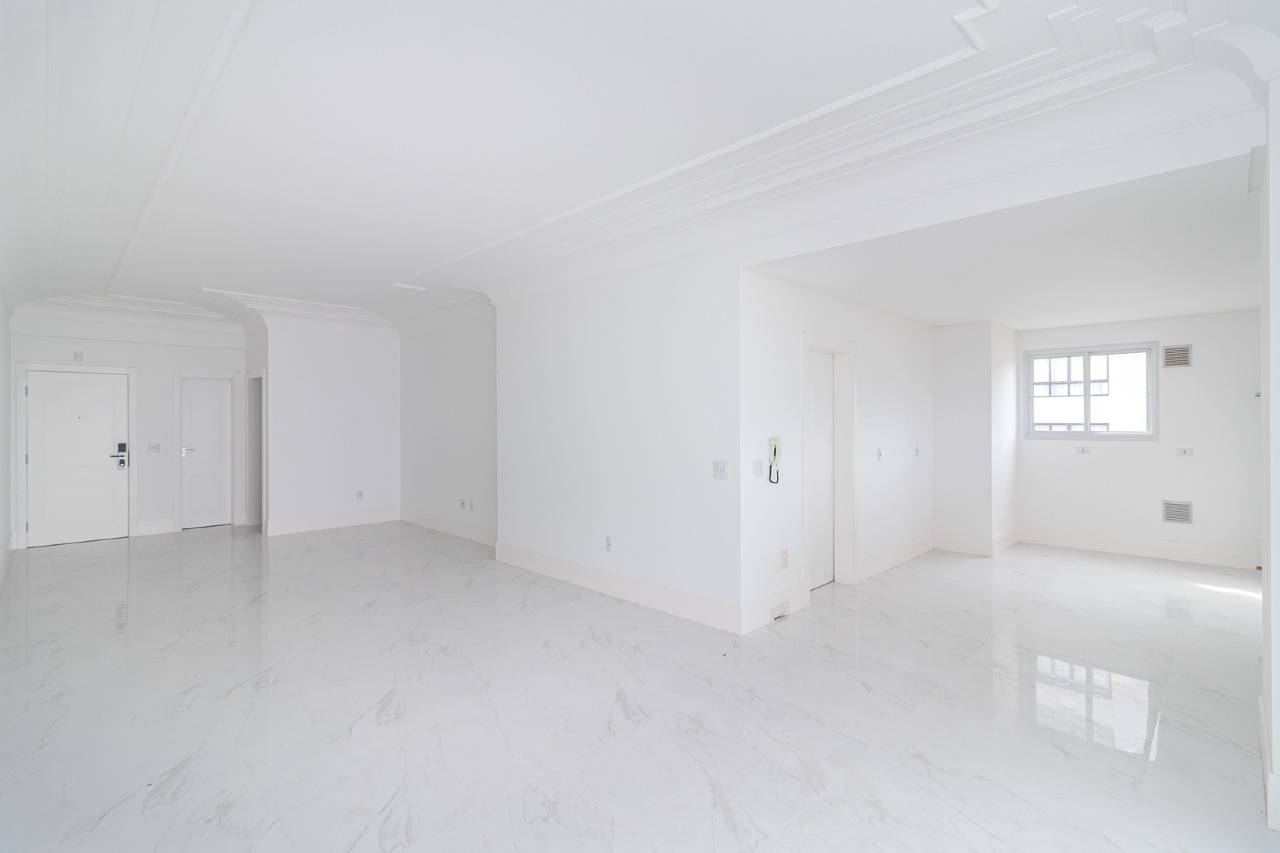 Foto do imóvel Apartamento de 4 suítes no Ed. Belvedere no Centro de Itapema