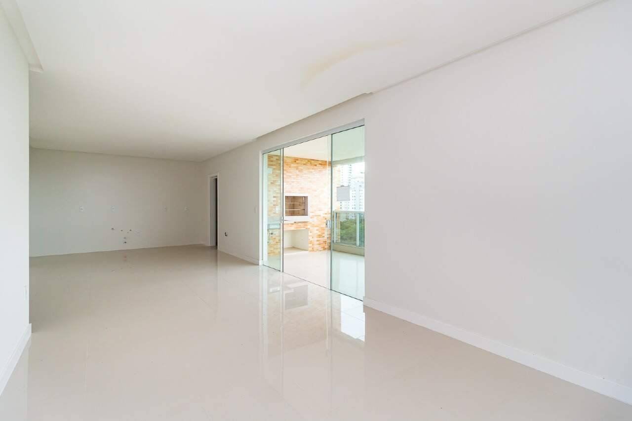 Foto do imóvel Apartamento com 3 suítes em Meia Praia, Itapema/SC.
