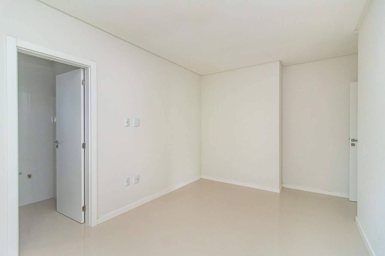 Foto do imóvel Apartamento com 3 suítes em Meia Praia, Itapema/SC.
