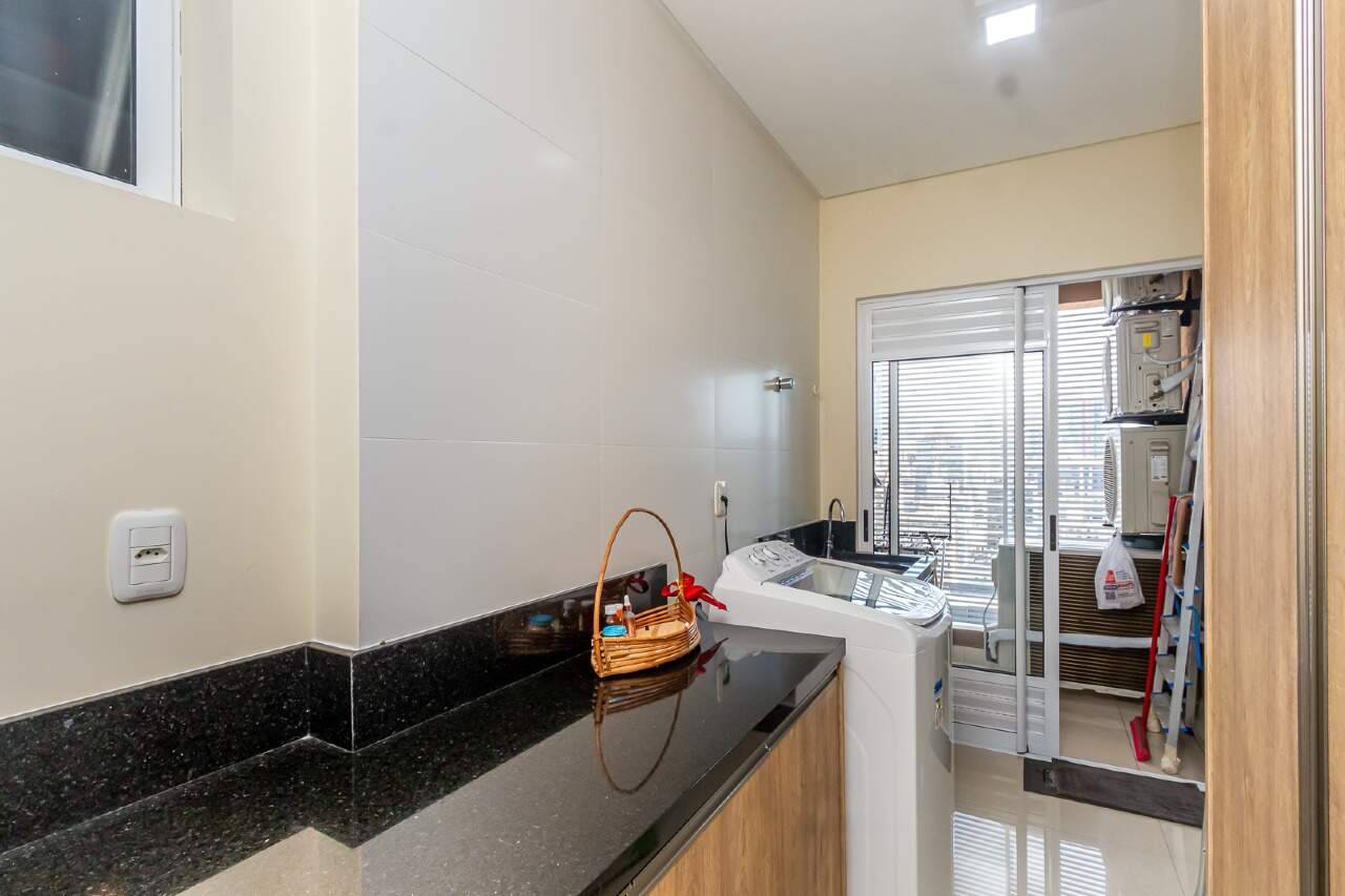 Foto do imóvel Apartamento 3 suítes no Edifício Mar das Arábias em Meia Praia Itapema – 170m²