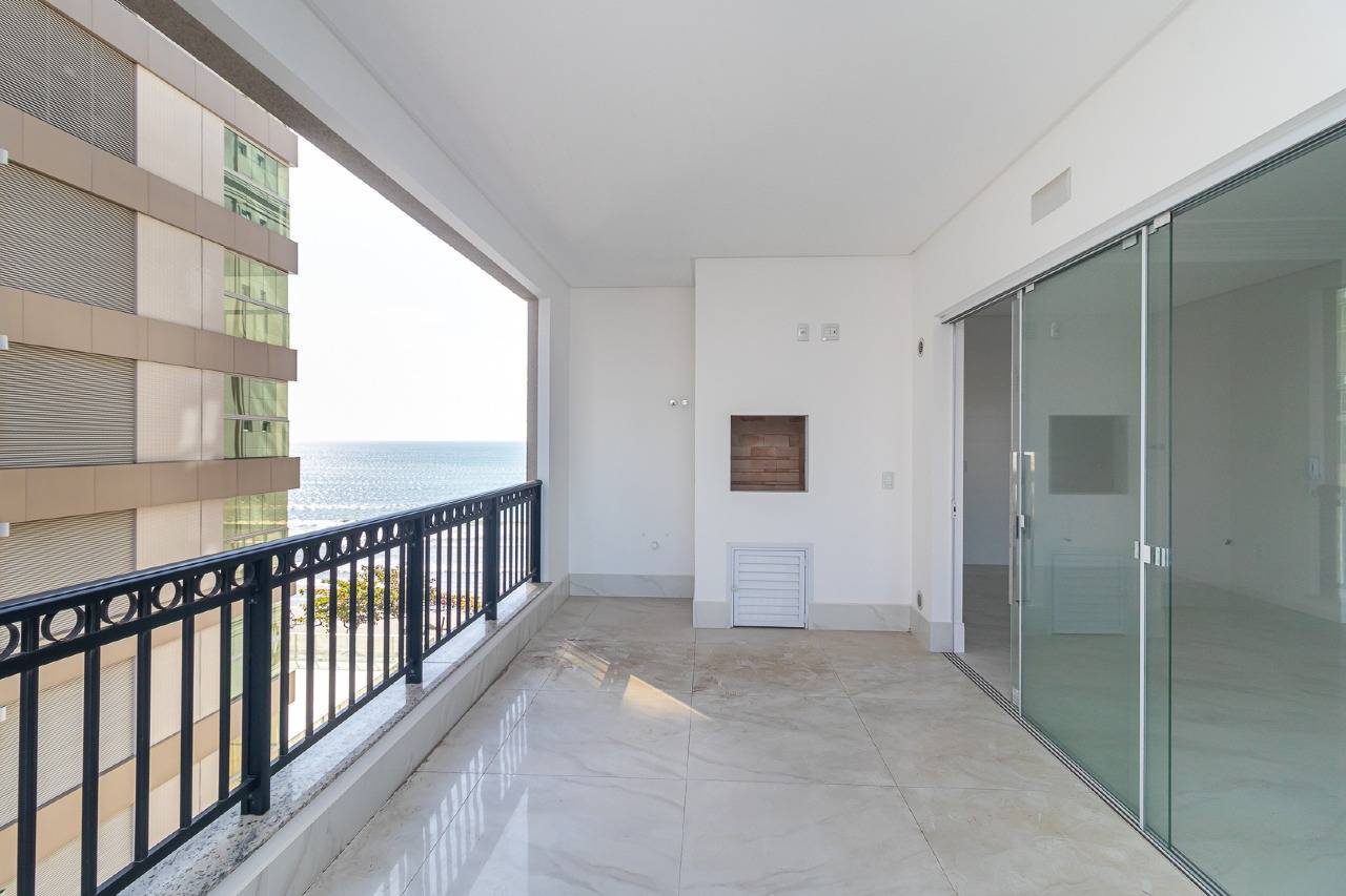 Foto do imóvel Apartamento 4 suítes no Edifício La Belle – 196m² a 60m do mar em Meia Praia, Itapema